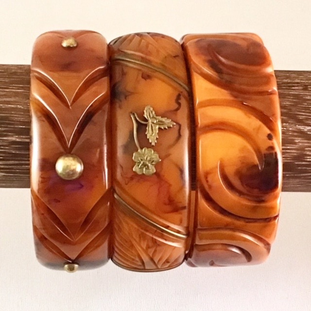 BB148 carnelian bangles